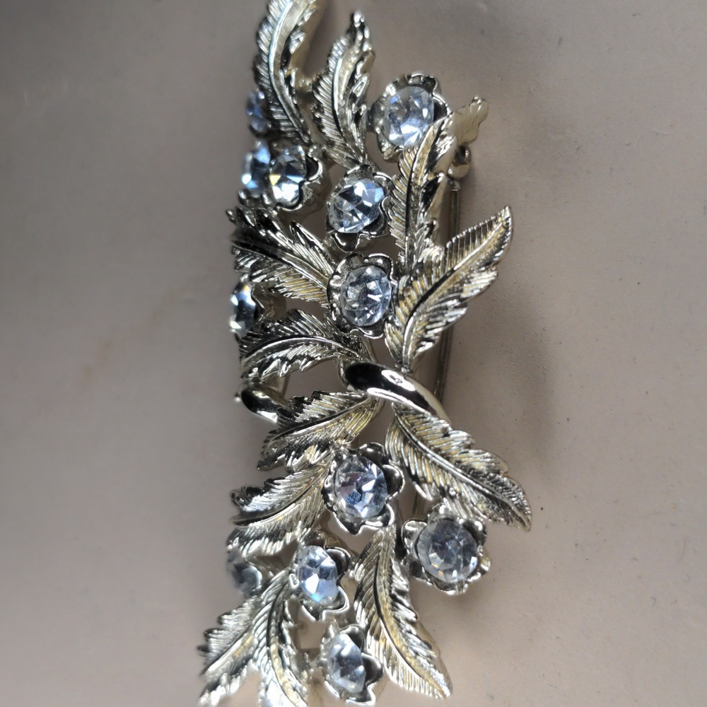 Vintage 60s laurel brooch rhinestones crystals gold tone leaves mcm - Picture 4 of 8